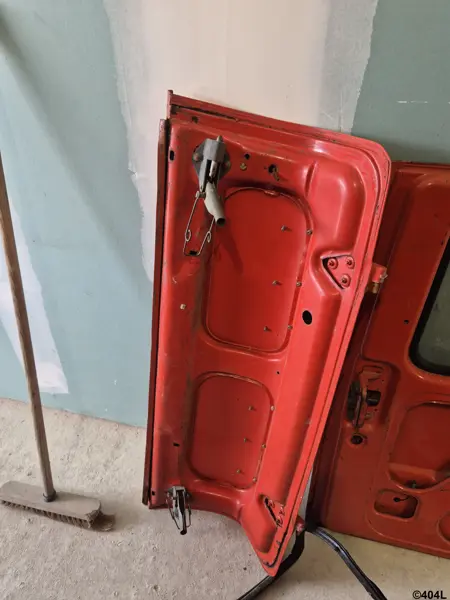 Porte arrière et girafon